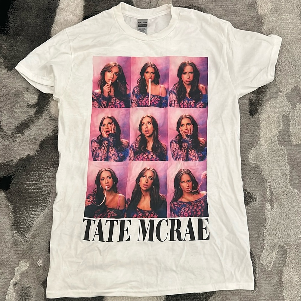 Tate McRae graphic tea official merch